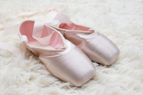 輝く白金の舞台―バレエ教室で織りなす夢と魅力